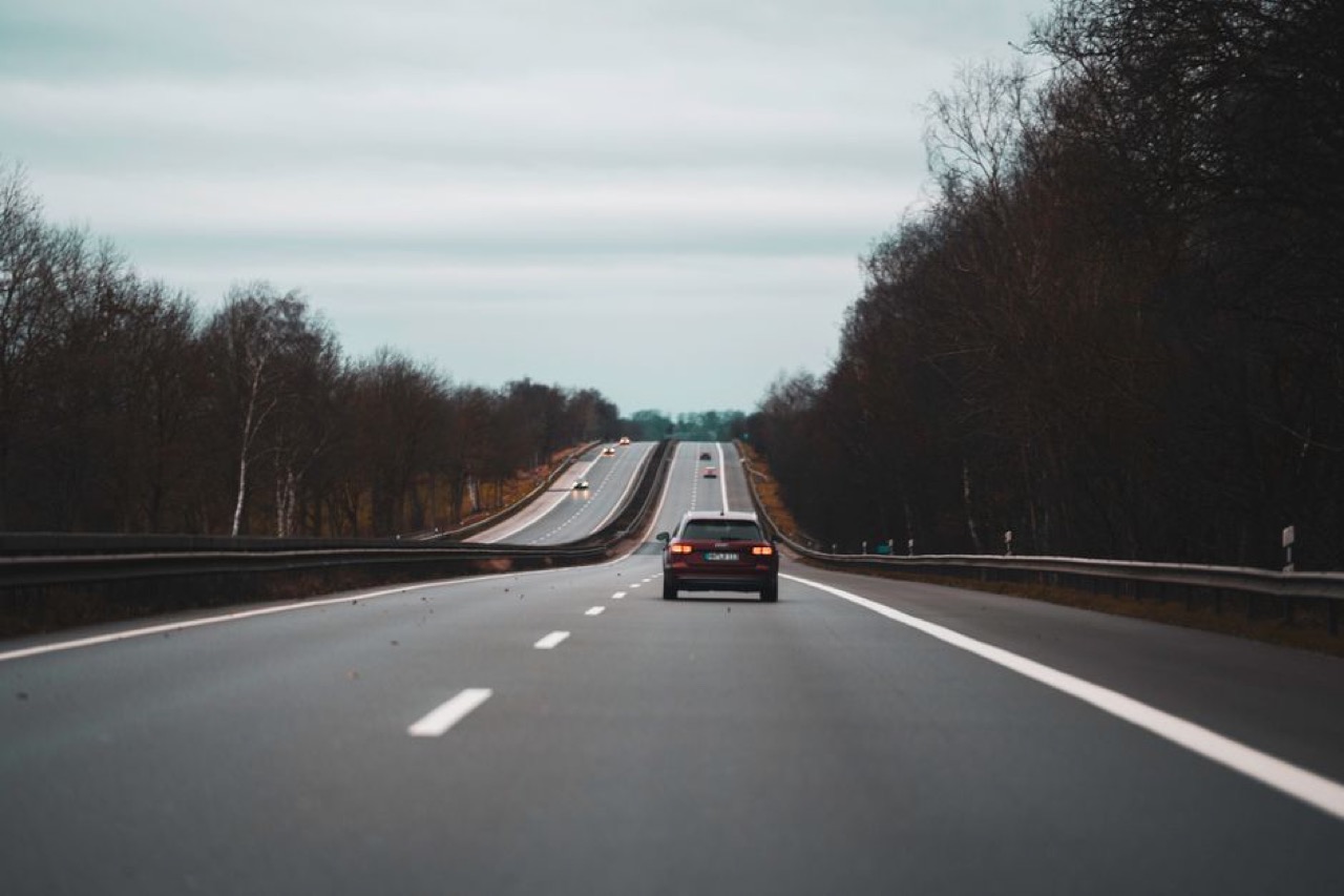 Car driving highway - Car insurance with no excess or low excess in SA