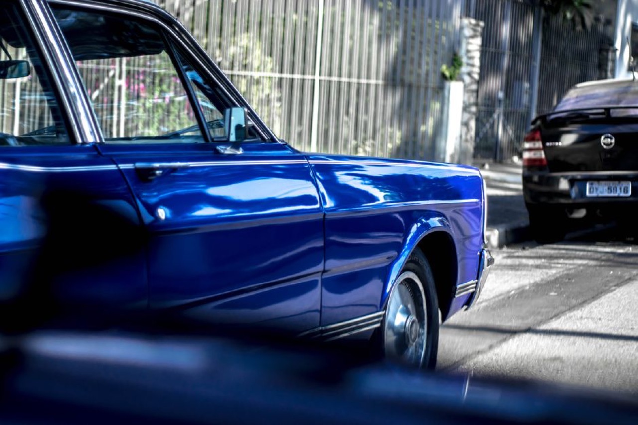Shiny car parked street - Month-to-month and no-deposit car insurance in SA