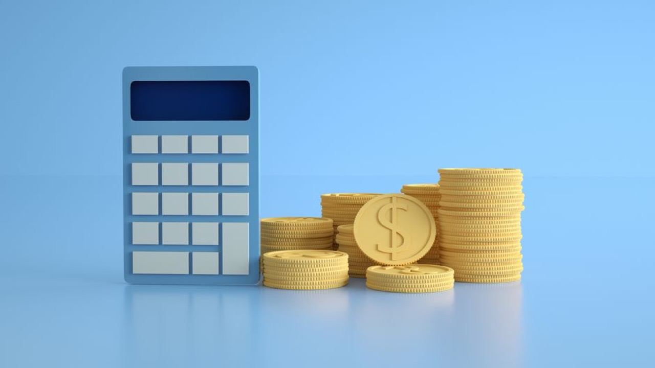 Coins and calculator - How to Lower Your Car Insurance Premium: Practical SA Tips
